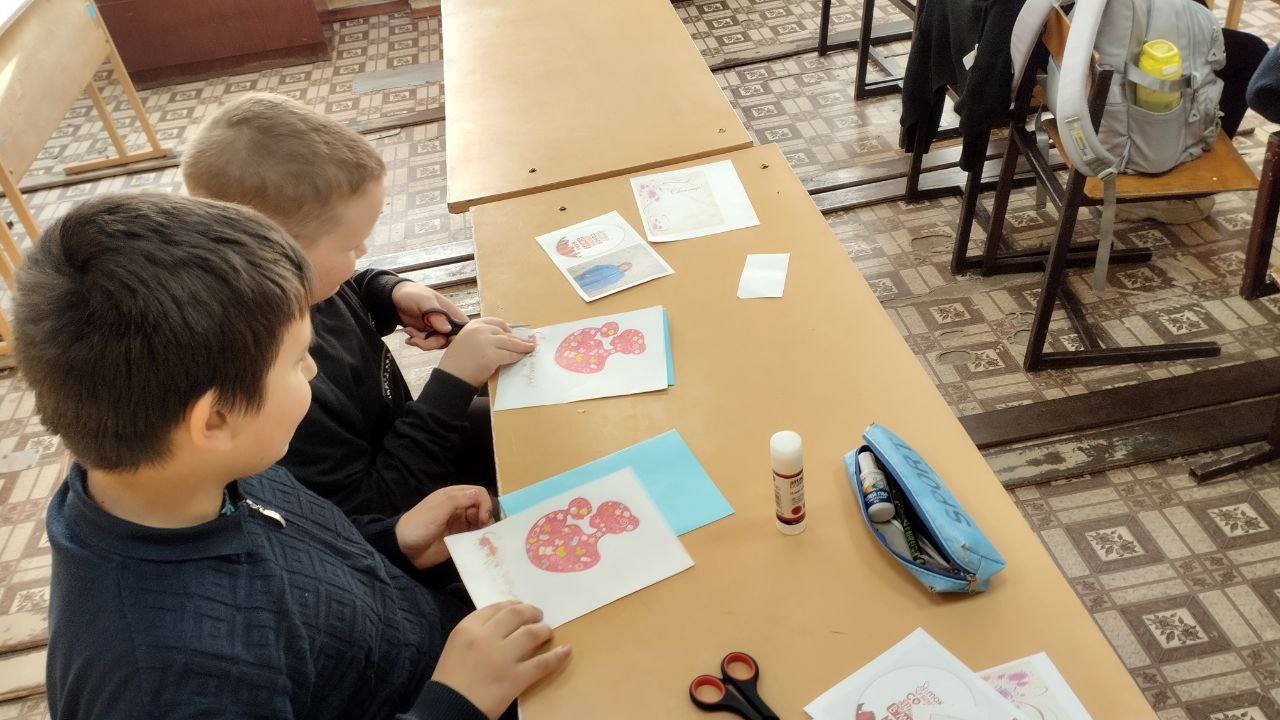 День матери-один из самых трогательных праздников в России День матери-один из самых трогательных праздников в России