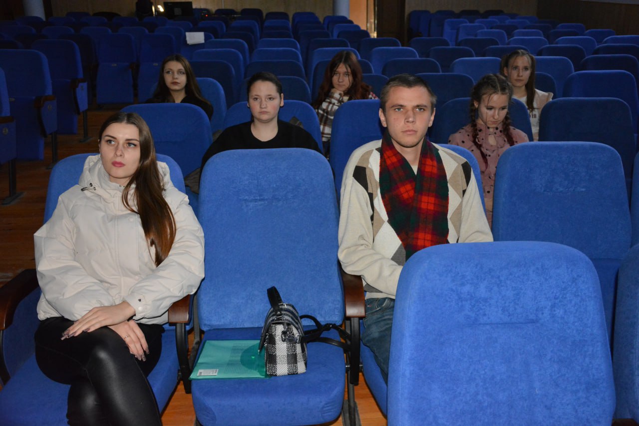 В Васильевском Доме Культуры прошёл показ ролика, посвящённого правам и обязанностям ребёнка