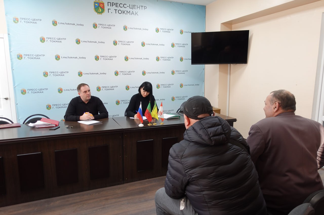 Глава Токмакского муниципального округа Александр Калмыков провел личный прием граждан