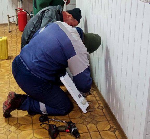 В Молочанске проблему с отоплением отделения «Почта Таврии» помогли устранить депутаты Токмакского окружного совета от партии «Единая Россия» и бригада шеф-региона Ингушетии В Молочанске проблему с отоплением отделения «Почта Таврии» помогли устранить депутаты Токмакского окружного совета от партии «Единая Россия» и бригада шеф-региона Ингушетии