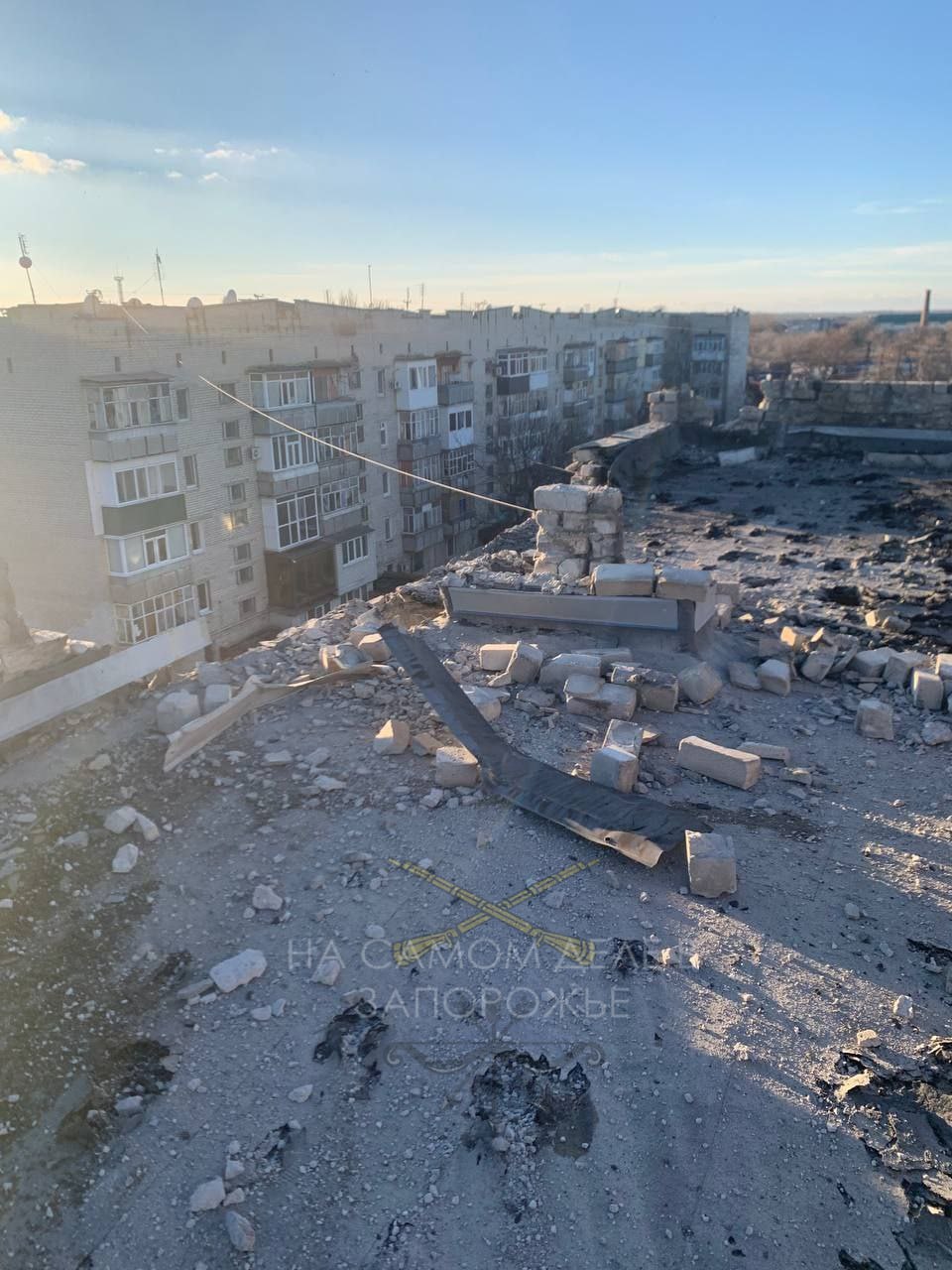 Боевики ВСУ ударили по жилому дому в Васильевке Боевики ВСУ ударили по жилому дому в Васильевке