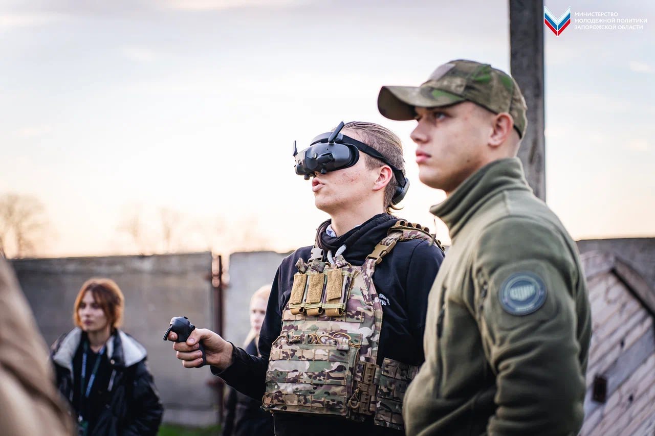 Ещё один шаг вперёд: итоги второго дня слёта Добровольческой молодёжной дружины Ещё один шаг вперёд: итоги второго дня слёта Добровольческой молодёжной дружины