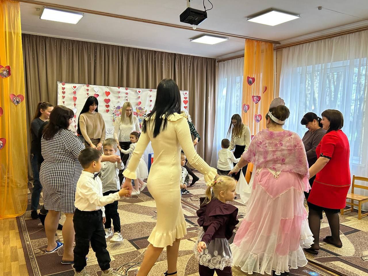 В Тимошевском детском саду отметили День Матери В Тимошевском детском саду отметили День Матери