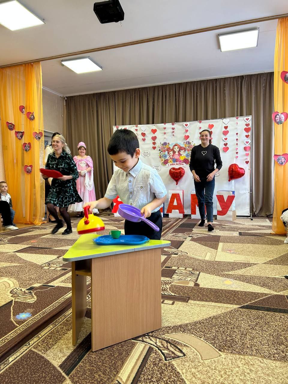 В Тимошевском детском саду отметили День Матери В Тимошевском детском саду отметили День Матери