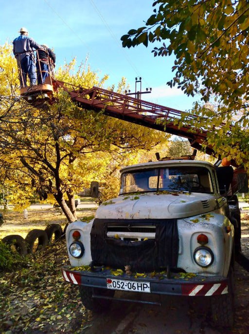 Акимовский район: расчистка трасс воздушных линий Акимовский район: расчистка трасс воздушных линий