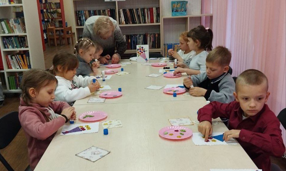 Среди многочисленных праздников в нашей стране День матери занимает особое место Среди многочисленных праздников в нашей стране День матери занимает особое место