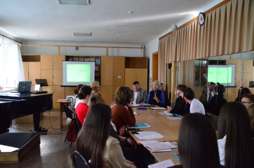 Разгадываем тайны творчества! Круглый стол в Мелитопольском колледже культуры и искусств Разгадываем тайны творчества! Круглый стол в Мелитопольском колледже культуры и искусств