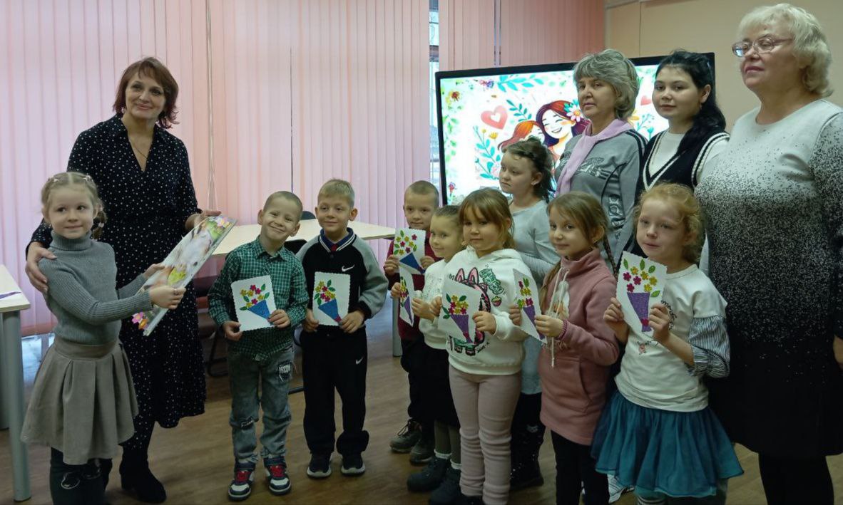 Среди многочисленных праздников в нашей стране День матери занимает особое место Среди многочисленных праздников в нашей стране День матери занимает особое место