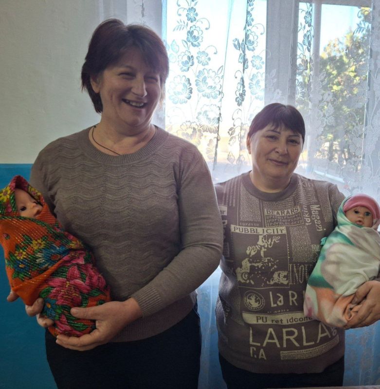 Дорогие наши женщины, мамы, бабушки! Наступает самый тёплый и душевный праздник – День Матери! Дорогие наши женщины, мамы, бабушки! Наступает самый тёплый и душевный праздник – День Матери!