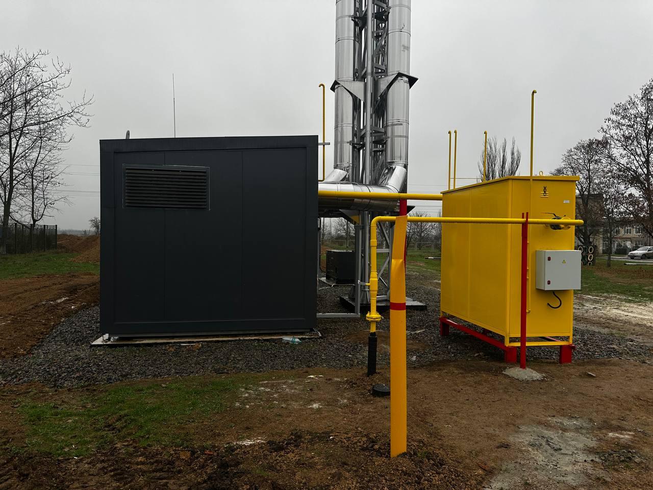 В Новониколаевке севастопольские шефы установили газорегуляторный пункт к новой котельной