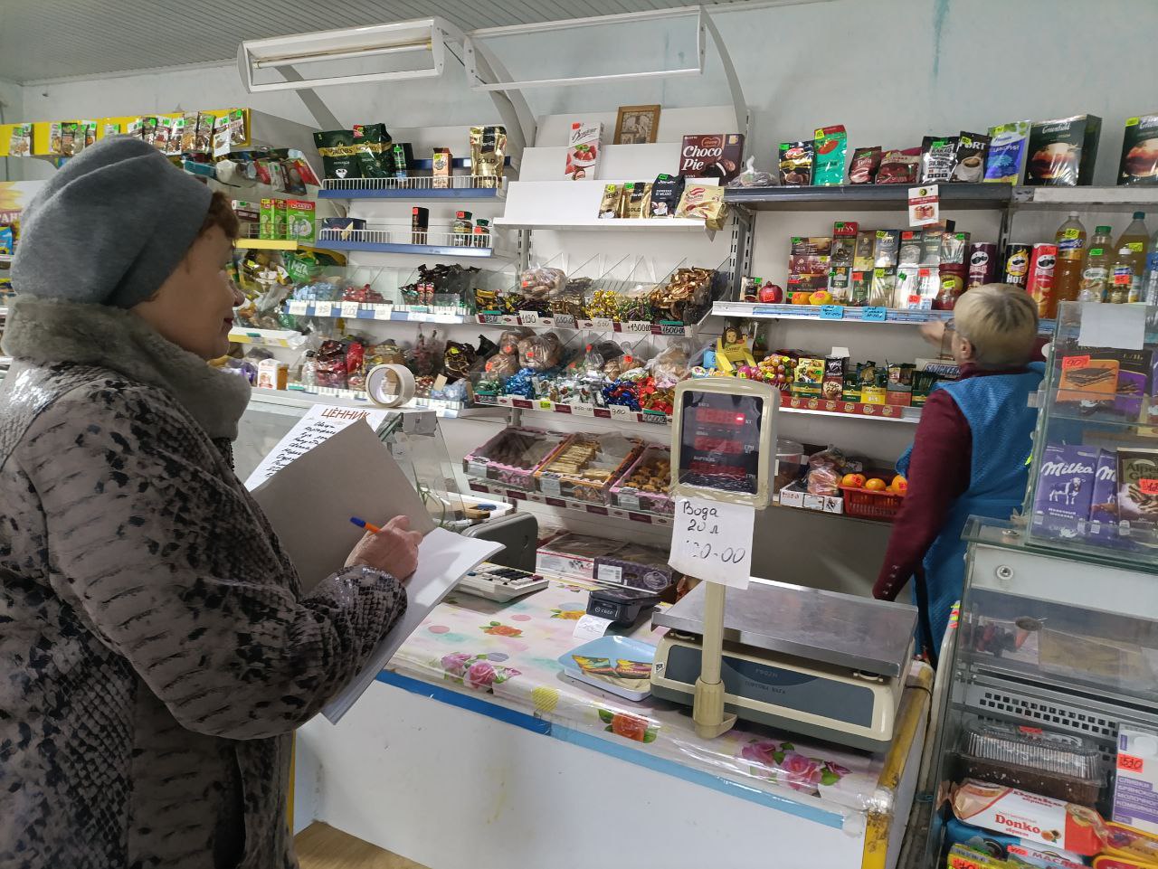 В Токмакском муниципальном округе следят за наличием в магазинах «синих» ценников