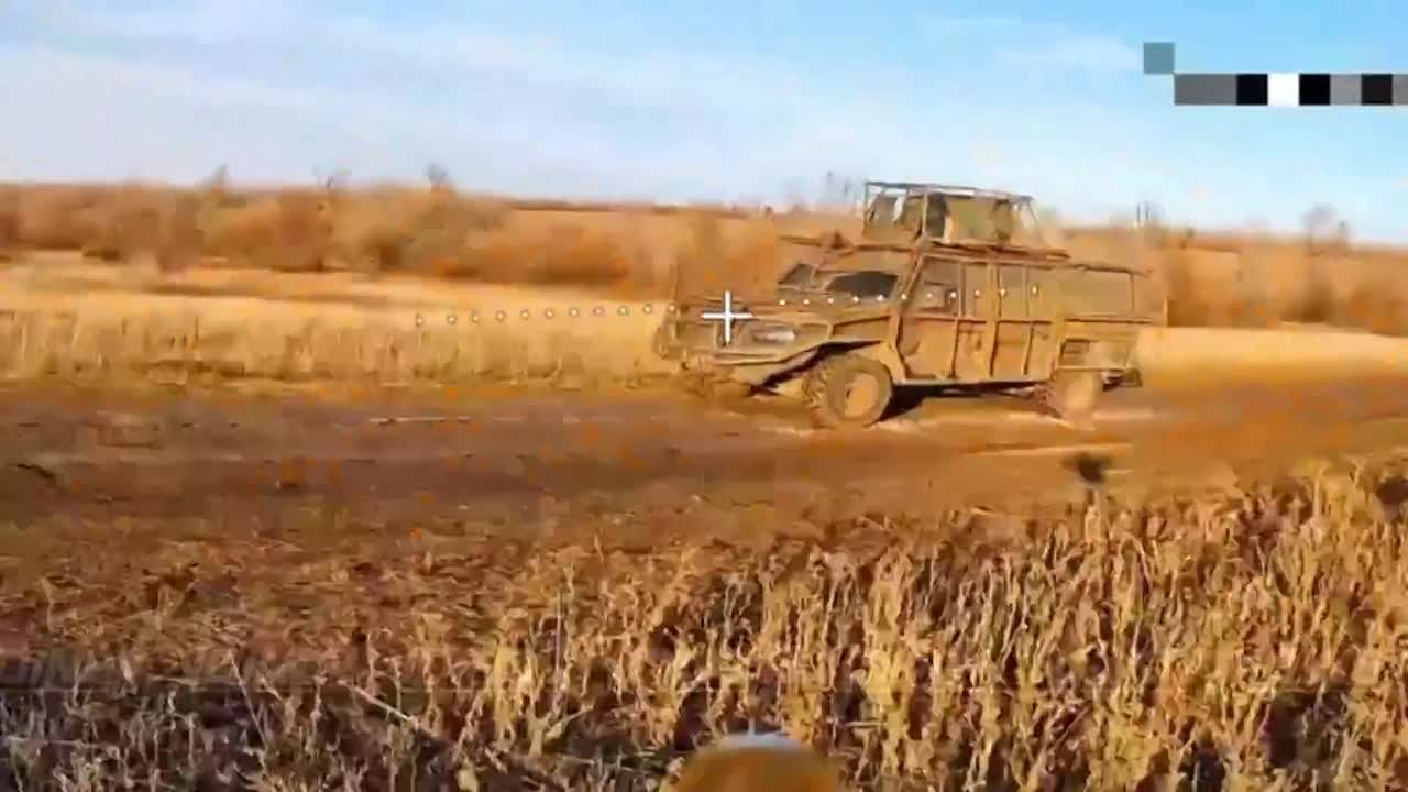 Операторы БЛА 14 гвардейской бригады спецназа группировки войск "Восток" разуплотнили несколько бронемашин (и не совсем броне-) на Запорожском направлении
