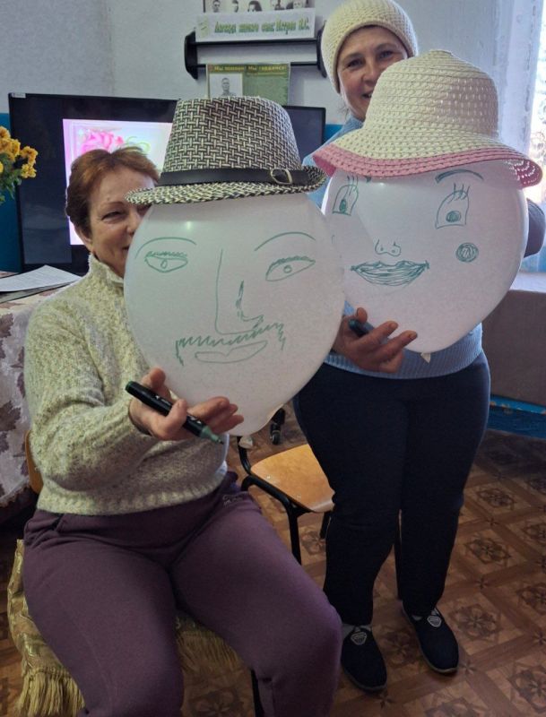 Дорогие наши женщины, мамы, бабушки! Наступает самый тёплый и душевный праздник – День Матери! Дорогие наши женщины, мамы, бабушки! Наступает самый тёплый и душевный праздник – День Матери!