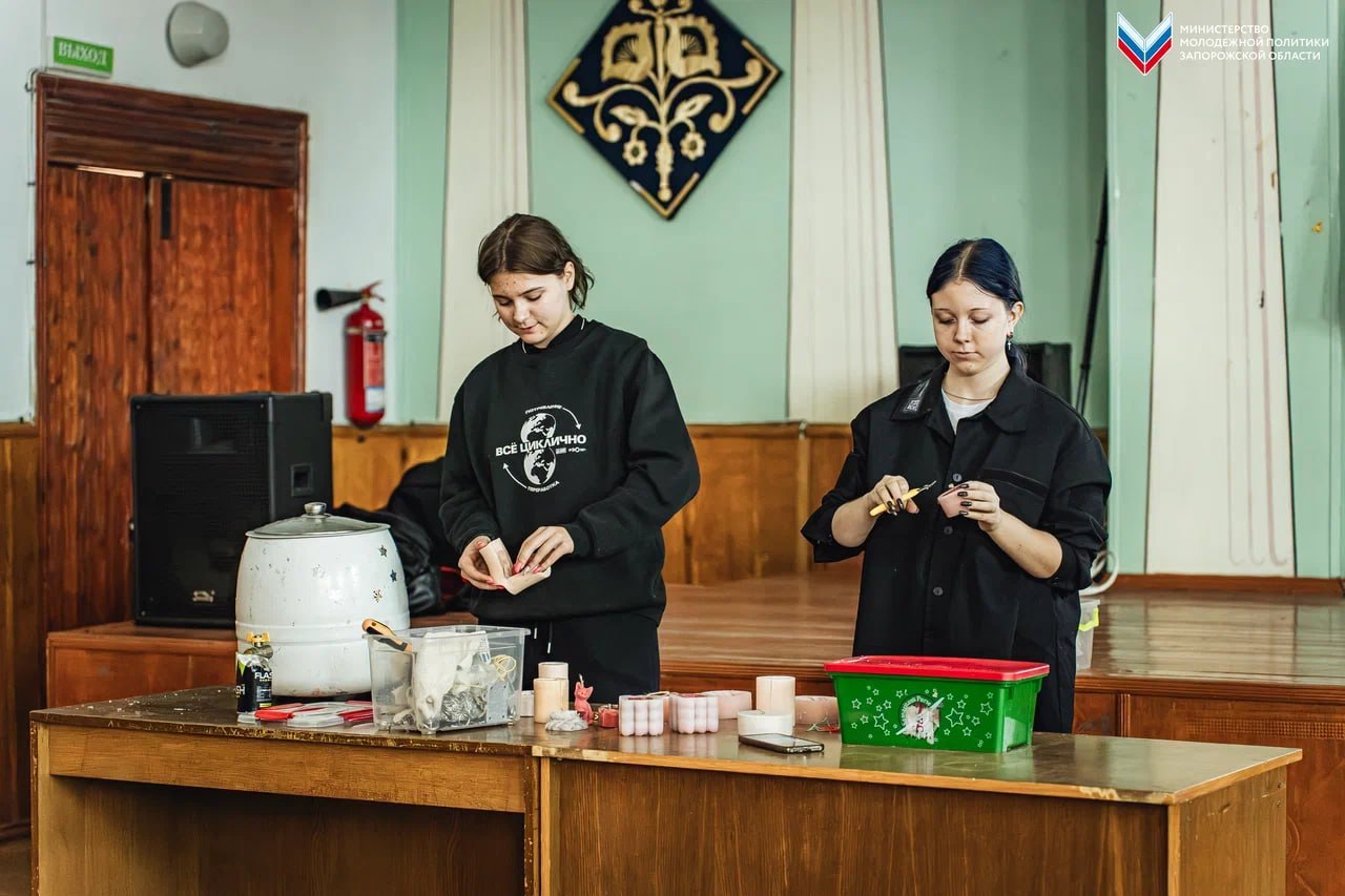 Экопросвещение школьников. Активисты регионального движения «Экосистема» в рамках реализации проекта «Экомышление», поддержанного Фондом президентских грантов, посетили Весёловскую общеобразовательную школу № 44 и провели... Экопросвещение школьников. Активисты регионального движения «Экосистема» в рамках реализации проекта «Экомышление», поддержанного Фондом президентских грантов, посетили Весёловскую общеобразовательную школу № 44 и провели...