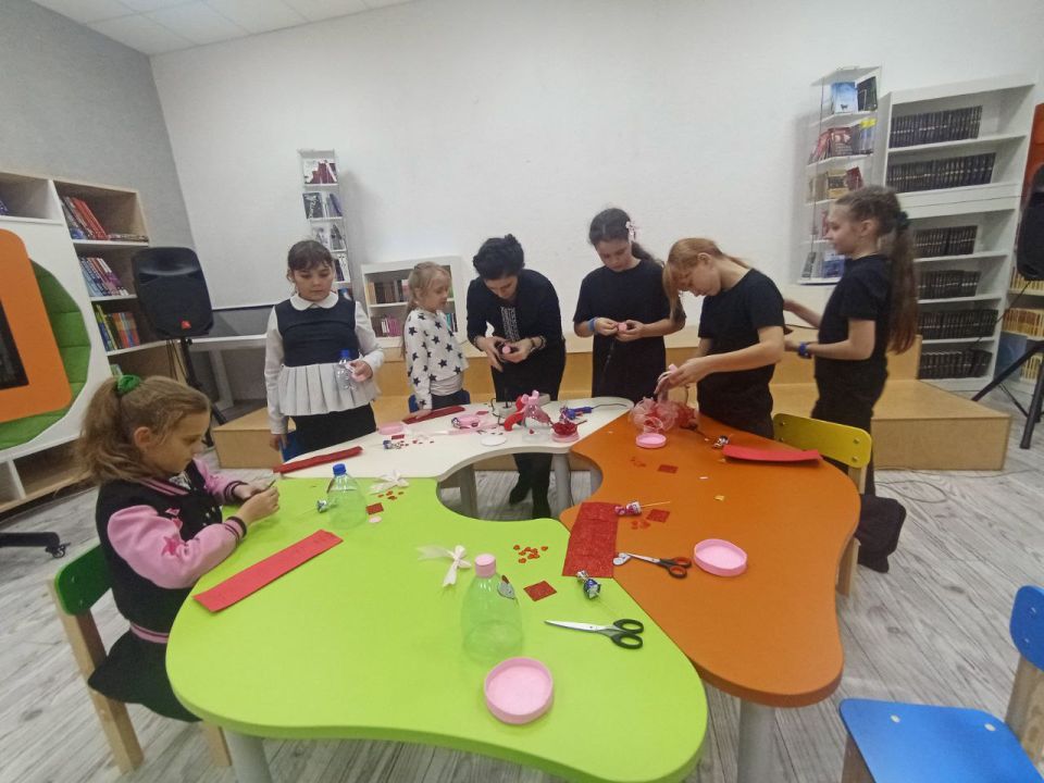 Ежегодно в последнее воскресенье ноября в России отмечают День Матери Ежегодно в последнее воскресенье ноября в России отмечают День Матери