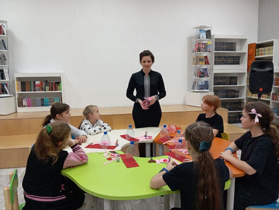 Ежегодно в последнее воскресенье ноября в России отмечают День Матери Ежегодно в последнее воскресенье ноября в России отмечают День Матери