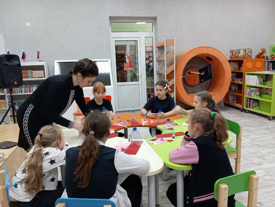 Ежегодно в последнее воскресенье ноября в России отмечают День Матери Ежегодно в последнее воскресенье ноября в России отмечают День Матери