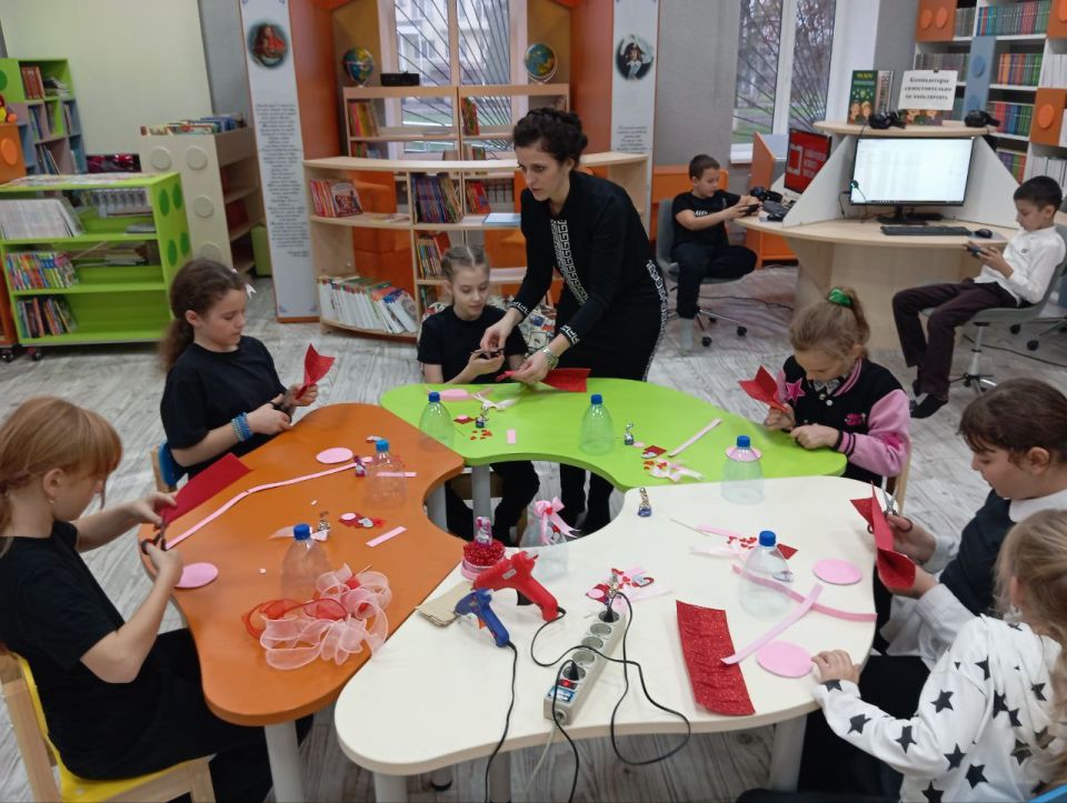 Ежегодно в последнее воскресенье ноября в России отмечают День Матери Ежегодно в последнее воскресенье ноября в России отмечают День Матери