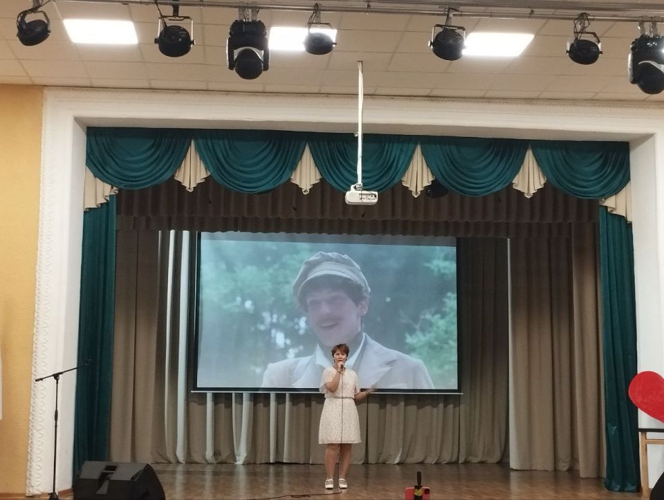 В рамках празднования Дня Матери специалистами Акимовского ЦДК проведена трогательная тематическая программа, посвященная самому дорогому человеку в жизни В рамках празднования Дня Матери специалистами Акимовского ЦДК проведена трогательная тематическая программа, посвященная самому дорогому человеку в жизни