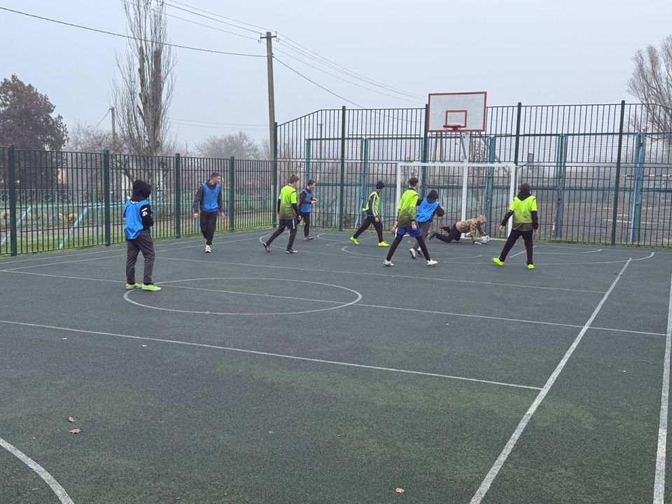 Активисты молодежного движения «Юг Молодой» организовали яркое спортивное мероприятие в селе Трояны, которое собрало вместе учеников и учителей Активисты молодежного движения «Юг Молодой» организовали яркое спортивное мероприятие в селе Трояны, которое собрало вместе учеников и учителей