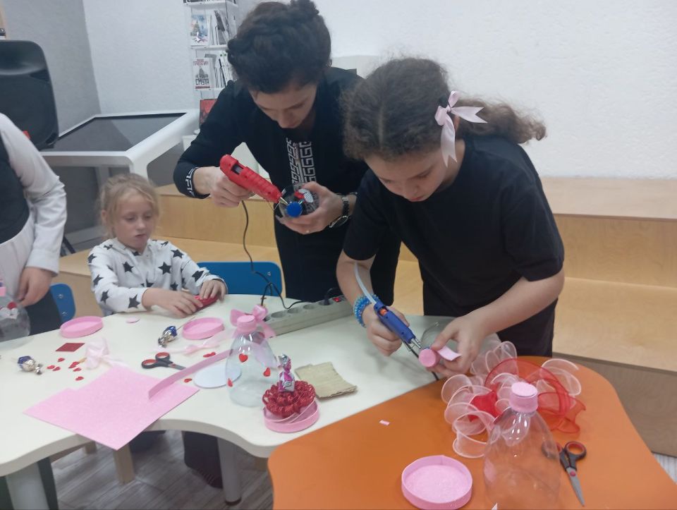 Ежегодно в последнее воскресенье ноября в России отмечают День Матери Ежегодно в последнее воскресенье ноября в России отмечают День Матери