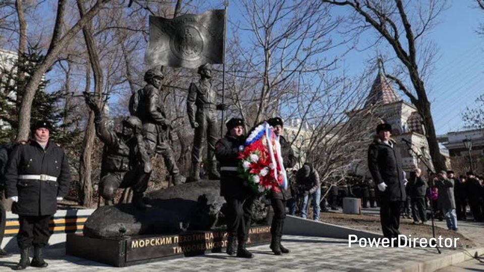 Сотрудники Акимовского районного историко- краеведческого музея поздравляют военнослужащих и ветеранов с Днём морской пехоты России, с праздником особого рода войск, несгибаемых, неустрашимых, доблестных героев!