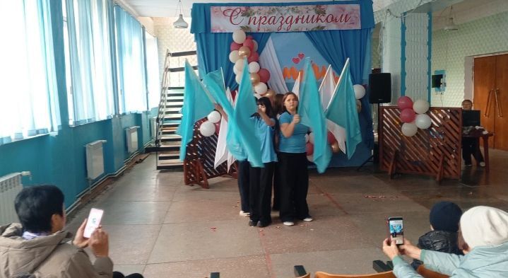 Любовь и забота, тепло и нежность, поддержка и терпение, добро и прощение - все эти слова у нас ассоциируются с мамой! И праздничный концерт "Мамино сердце" в Степановском Первом СДК был пронизан любовью, теплом и нежностью... Любовь и забота, тепло и нежность, поддержка и терпение, добро и прощение - все эти слова у нас ассоциируются с мамой! И праздничный концерт "Мамино сердце" в Степановском Первом СДК был пронизан любовью, теплом и нежностью...