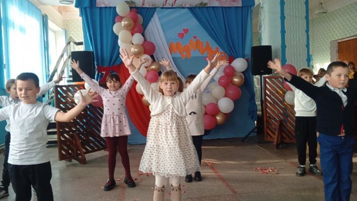 Любовь и забота, тепло и нежность, поддержка и терпение, добро и прощение - все эти слова у нас ассоциируются с мамой! И праздничный концерт "Мамино сердце" в Степановском Первом СДК был пронизан любовью, теплом и нежностью... Любовь и забота, тепло и нежность, поддержка и терпение, добро и прощение - все эти слова у нас ассоциируются с мамой! И праздничный концерт "Мамино сердце" в Степановском Первом СДК был пронизан любовью, теплом и нежностью...