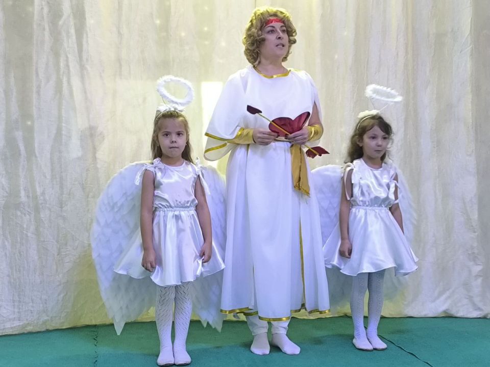 В России много праздников, но есть особенный день, наполненный самыми светлыми чувствами – День матери В России много праздников, но есть особенный день, наполненный самыми светлыми чувствами – День матери