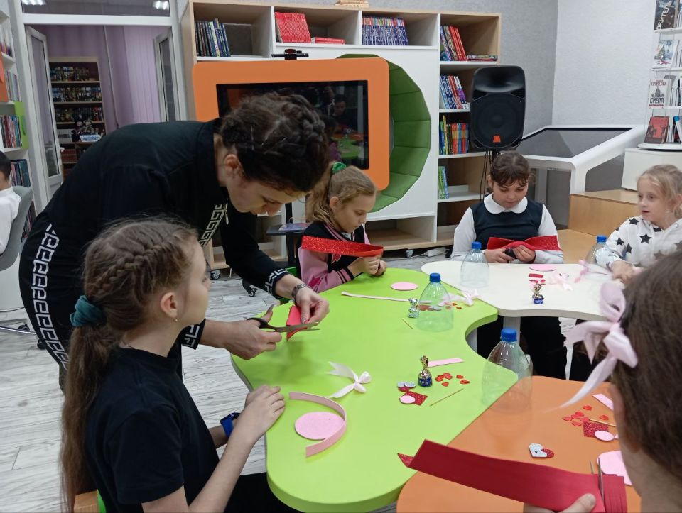 Ежегодно в последнее воскресенье ноября в России отмечают День Матери Ежегодно в последнее воскресенье ноября в России отмечают День Матери