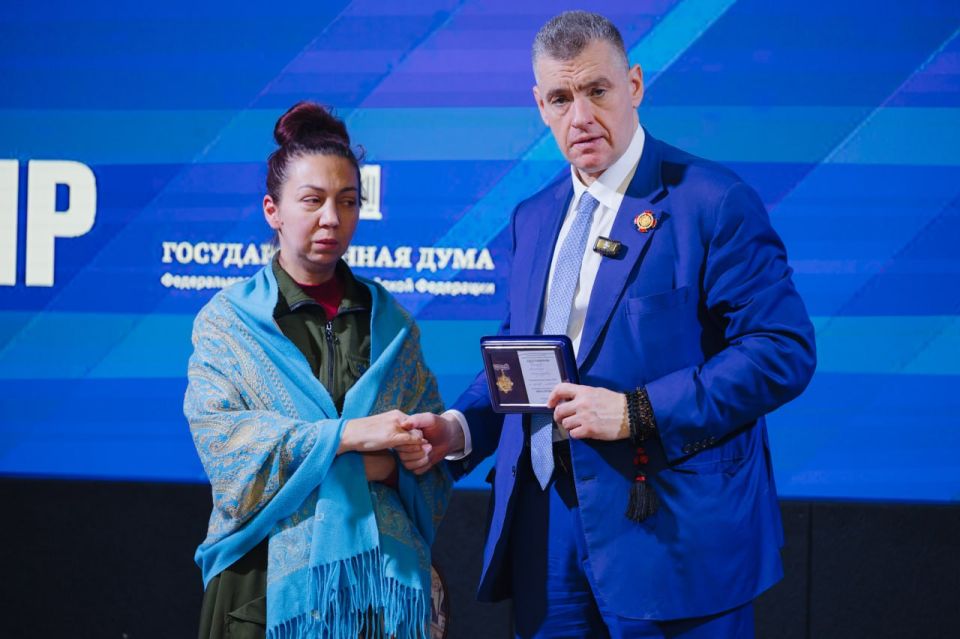 Депутат Заксобрания Запорожской области Кирилл Перов отметил важность учреждения медали «Мать солдата» и поддержки семей защитников Депутат Заксобрания Запорожской области Кирилл Перов отметил важность учреждения медали «Мать солдата» и поддержки семей защитников