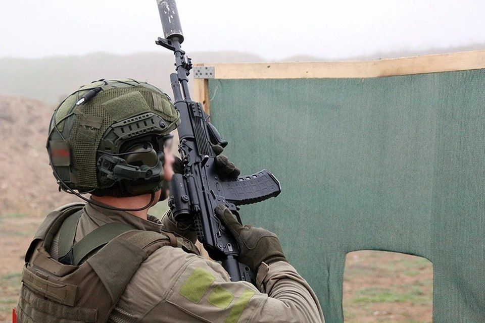 Два бойца запорожской Росгвардии получили знак отличия спецназа