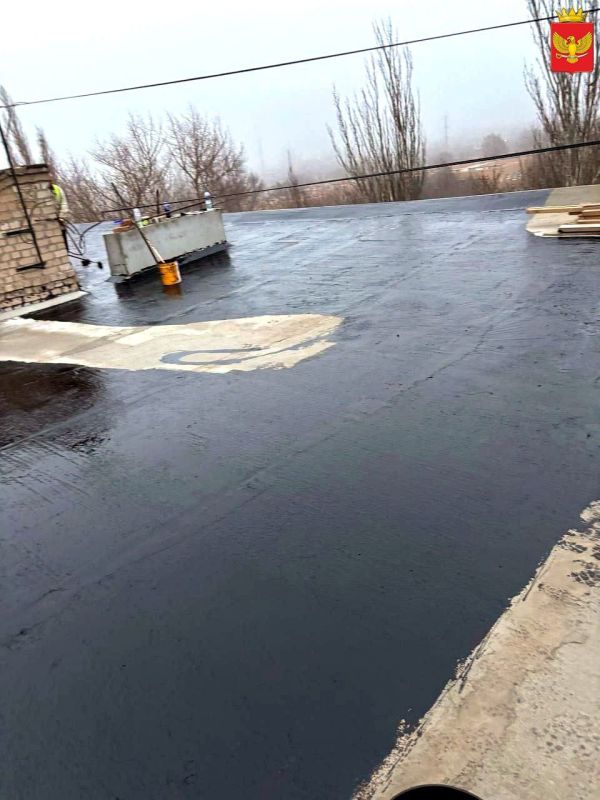 В Приморске продолжаются ремонты кровель многоквартирных домов, которые включены в адресную региональную программу капитального ремонта общего имущества в многоквартирных домах Запорожской области на 2024-2026 годы В Приморске продолжаются ремонты кровель многоквартирных домов, которые включены в адресную региональную программу капитального ремонта общего имущества в многоквартирных домах Запорожской области на 2024-2026 годы