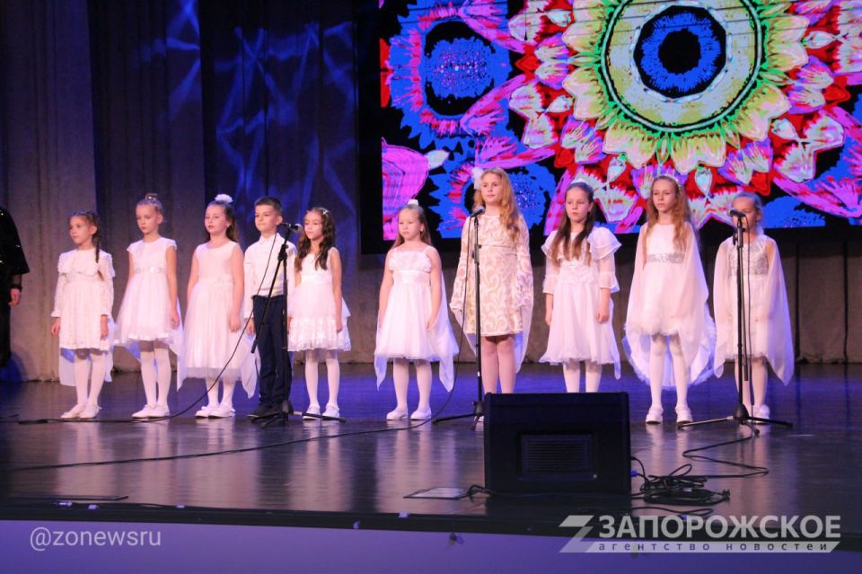В Мелитополе прошел вечер эстрадной песни «Песняры» В Мелитополе прошел вечер эстрадной песни «Песняры»