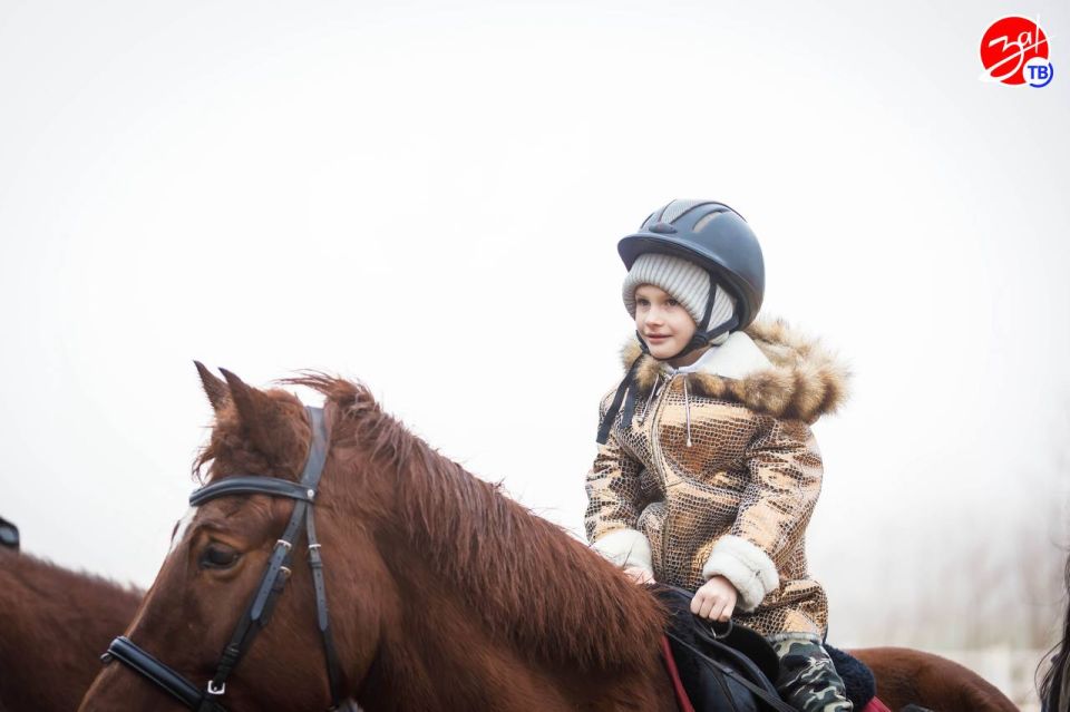 Воспитанники Мелитопольского центра социально-психологической реабилитации посетили конноспортивный клуб «Аллюр» Воспитанники Мелитопольского центра социально-психологической реабилитации посетили конноспортивный клуб «Аллюр»