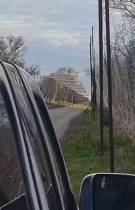 Демонстрация работы противодроновых дорожных сеток в подконтрольной ВСУ части Запорожской области