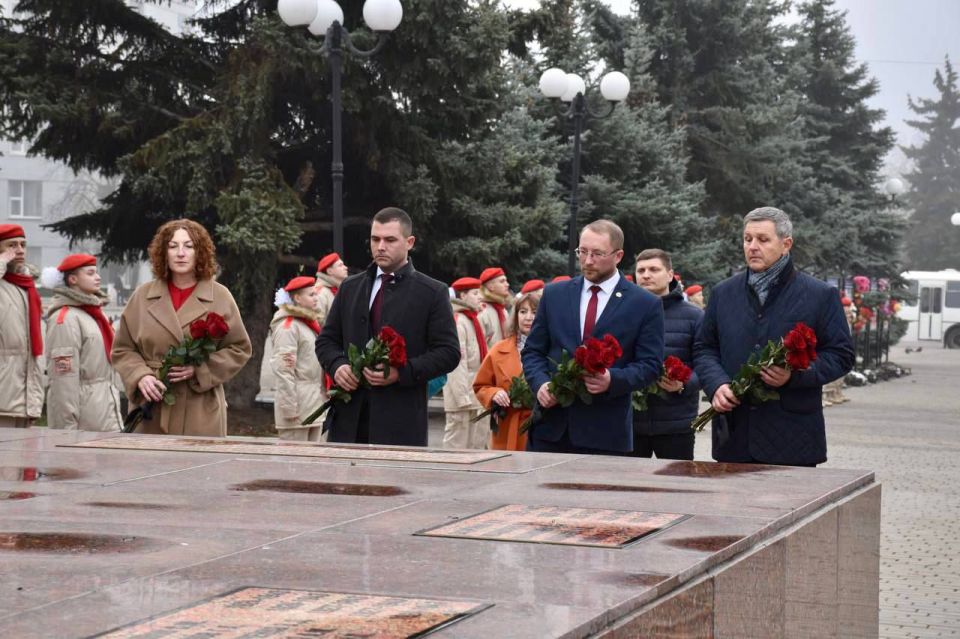 Следуя священному долгу памяти