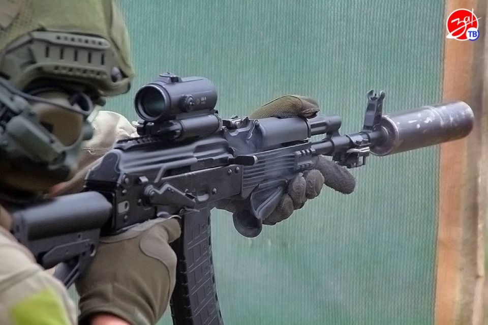 В Запорожской области бойцы спецподразделений Росгвардии прошли очередные испытания, чтобы подтвердить право носить ведомственные знаки отличия полицейского спецназа В Запорожской области бойцы спецподразделений Росгвардии прошли очередные испытания, чтобы подтвердить право носить ведомственные знаки отличия полицейского спецназа