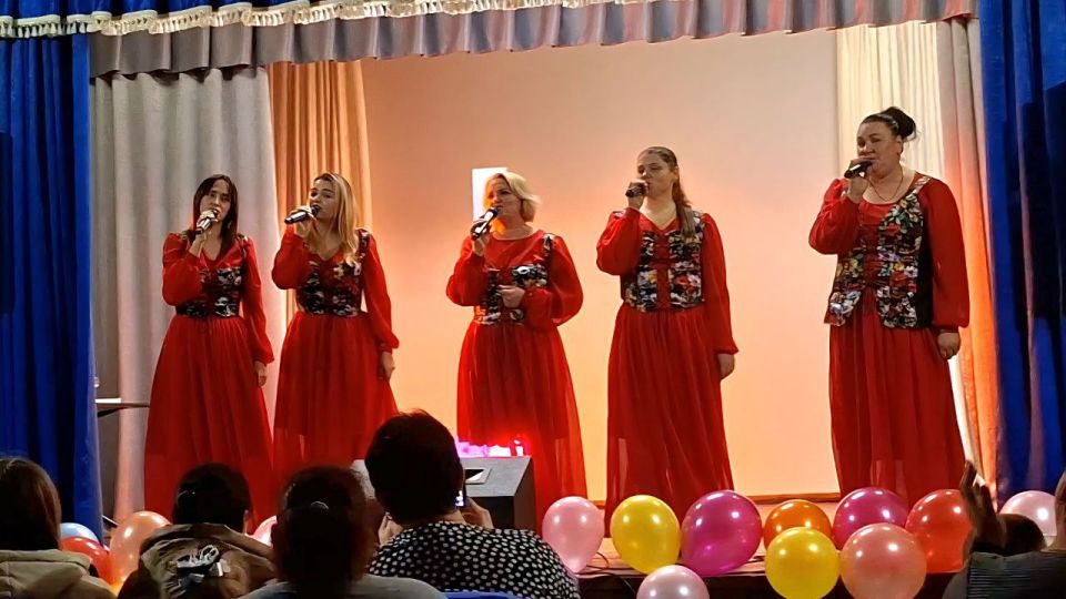 28 ноября в Гирсовском Доме доме культуры состоялся поистине великолепный концерт "Сердце, что любит вечно!" посвящённый Дню матери 28 ноября в Гирсовском Доме доме культуры состоялся поистине великолепный концерт "Сердце, что любит вечно!" посвящённый Дню матери