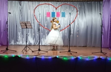 День матери — праздник, посвящённый безусловной материнской любви, заботе и уважению к женщинам, подарившим жизнь