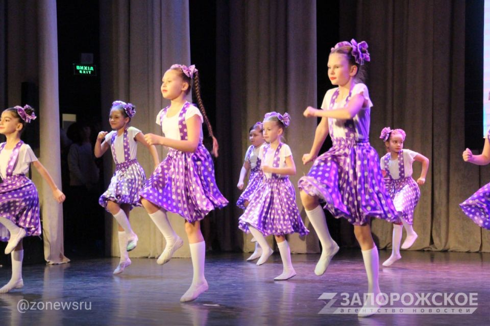 В Мелитополе ко Дню матери прошел праздничный концерт «Мамино тепло» В Мелитополе ко Дню матери прошел праздничный концерт «Мамино тепло»