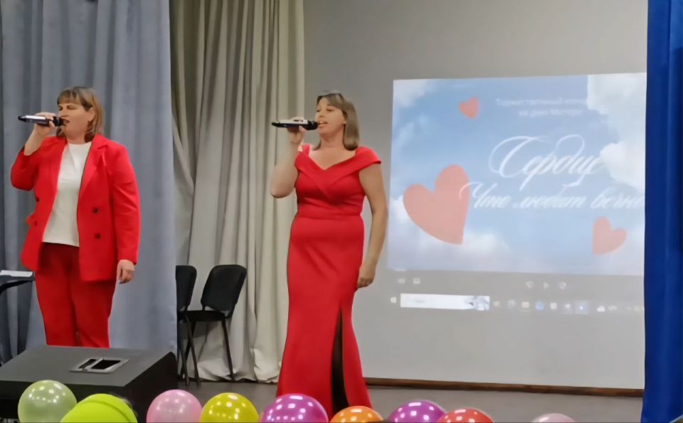 28 ноября в Гирсовском Доме доме культуры состоялся поистине великолепный концерт "Сердце, что любит вечно!" посвящённый Дню матери 28 ноября в Гирсовском Доме доме культуры состоялся поистине великолепный концерт "Сердце, что любит вечно!" посвящённый Дню матери