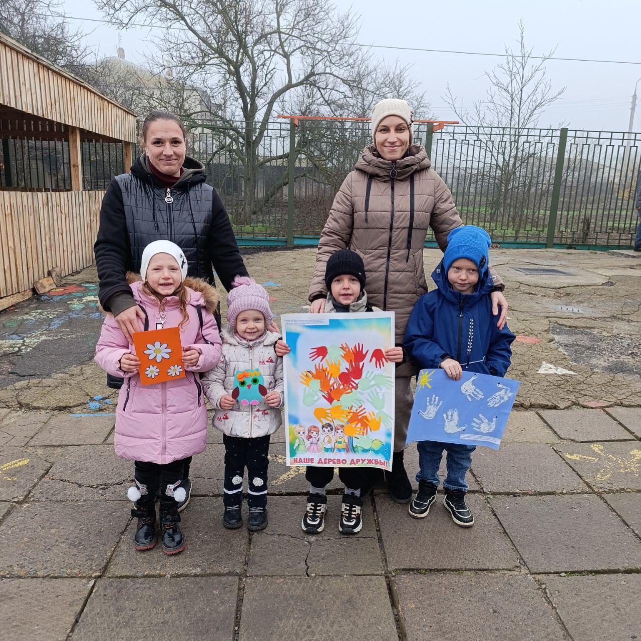 Воспитанники детского сада в селе Осипенко передали творческий ответ своим друзьям из Чувашии Воспитанники детского сада в селе Осипенко передали творческий ответ своим друзьям из Чувашии