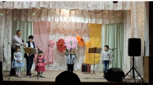 28 ноября в Новоконстантиновском сельском доме культуры состоялся праздничний концерт ко Дню Матери "Тепло твоих лучистых глаз"