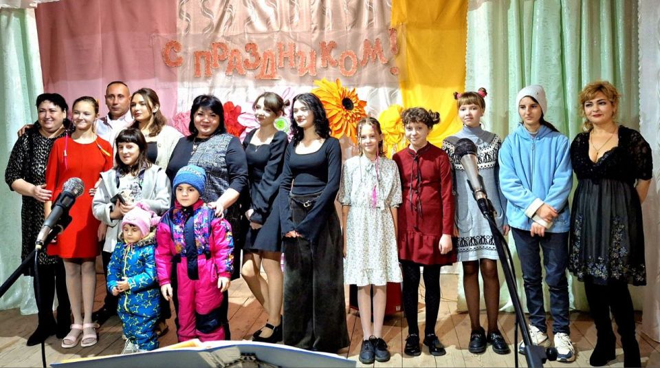 28 ноября в Новоконстантиновском сельском доме культуры состоялся праздничний концерт ко Дню Матери "Тепло твоих лучистых глаз" 28 ноября в Новоконстантиновском сельском доме культуры состоялся праздничний концерт ко Дню Матери "Тепло твоих лучистых глаз"