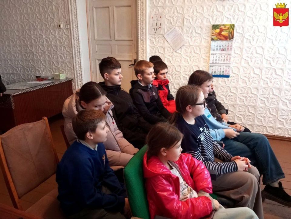 30 ноября мы отметили День Государственного герба Российской Федерации - отличительного знака нашего государства, олицетворяющего силу и мощь, единство и дух всего народа 30 ноября мы отметили День Государственного герба Российской Федерации - отличительного знака нашего государства, олицетворяющего силу и мощь, единство и дух всего народа