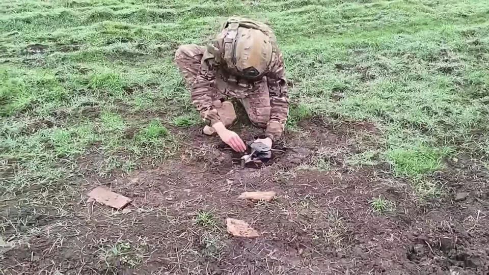 Во время воздушной разведки операторы войск беспилотных систем группировки войск «Восток» вскрыли места стоянки техники и тропы передвижения украинских подразделений в окрестностях Гуляйполя Запорожской области