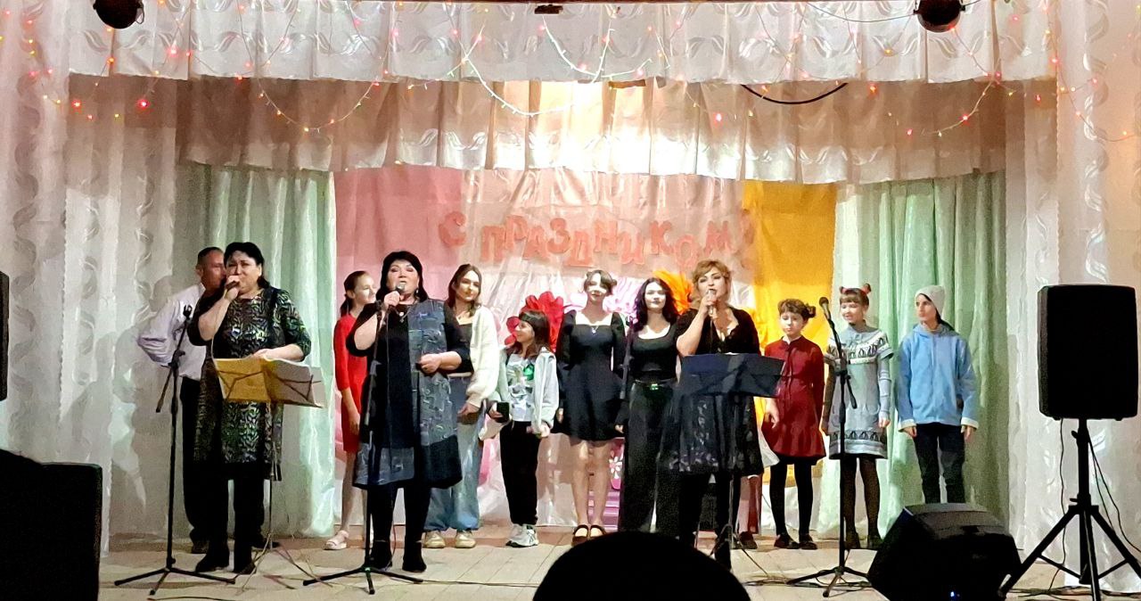 28 ноября в Новоконстантиновском сельском доме культуры состоялся праздничний концерт ко Дню Матери "Тепло твоих лучистых глаз" 28 ноября в Новоконстантиновском сельском доме культуры состоялся праздничний концерт ко Дню Матери "Тепло твоих лучистых глаз"