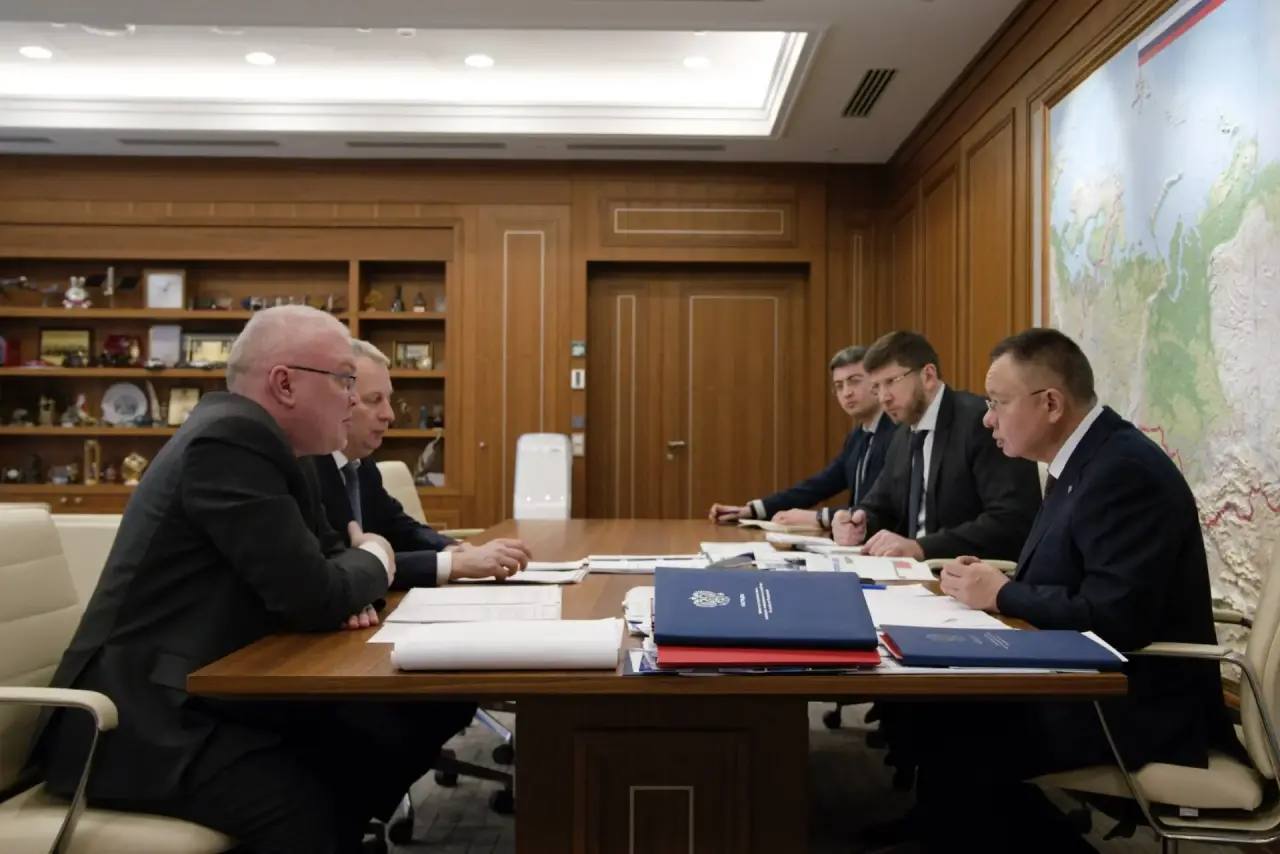 Глава Минстроя России Ирек Файзуллин провел рабочую встречу с Губернатором Кировской области Александром Соколовым