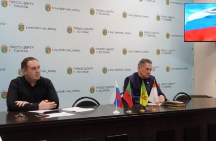 Глава Токмакского муниципального округа Александр Калмыков провел еженедельное рабочее совещание, в котором приняли участие Первый заместитель Председателя Правительства Пензенской области Виктор Кувайцев, заместители и...